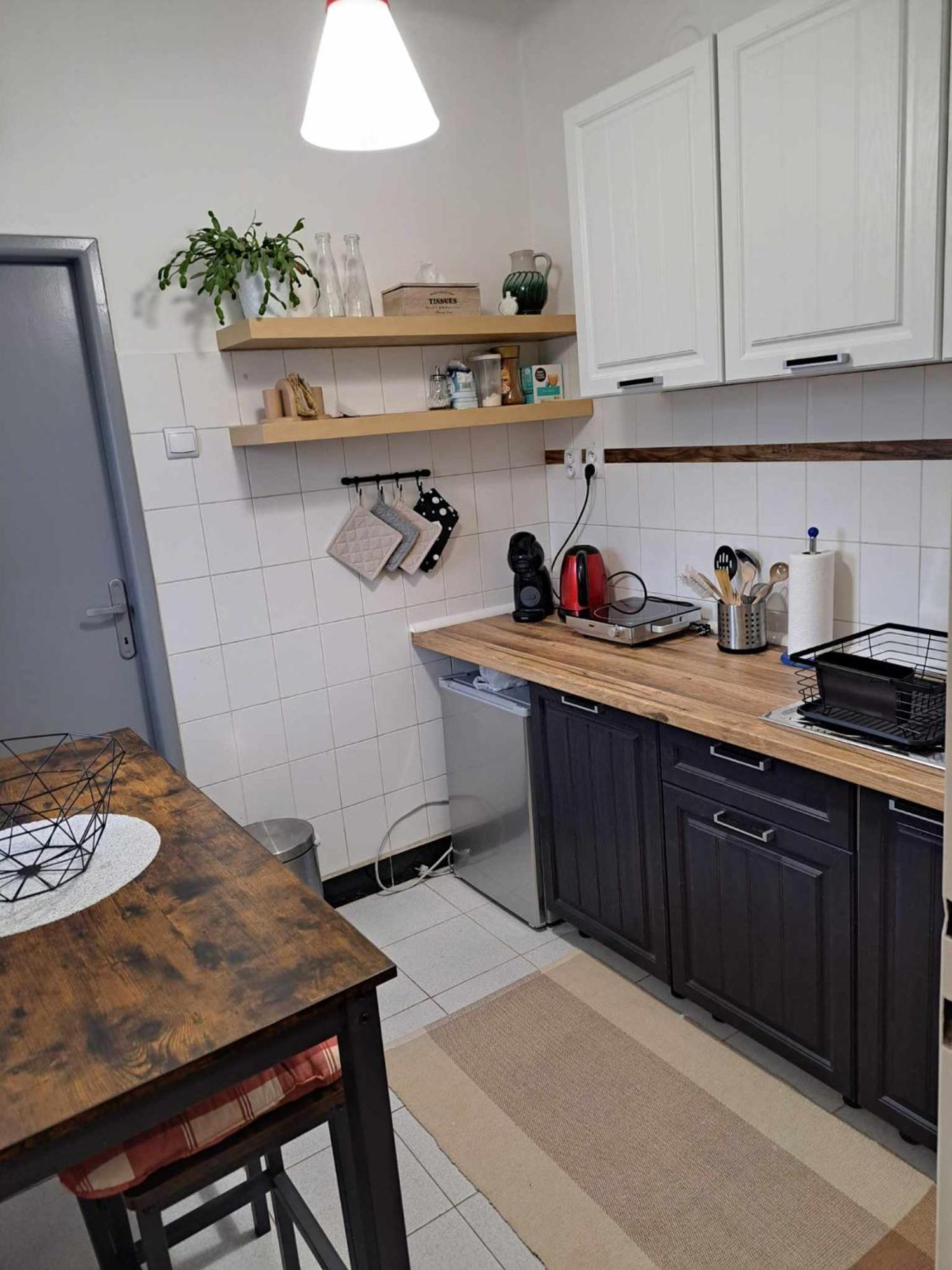 Cozy Town Center Retreat Apartment โคมาร์โน ภายนอก รูปภาพ